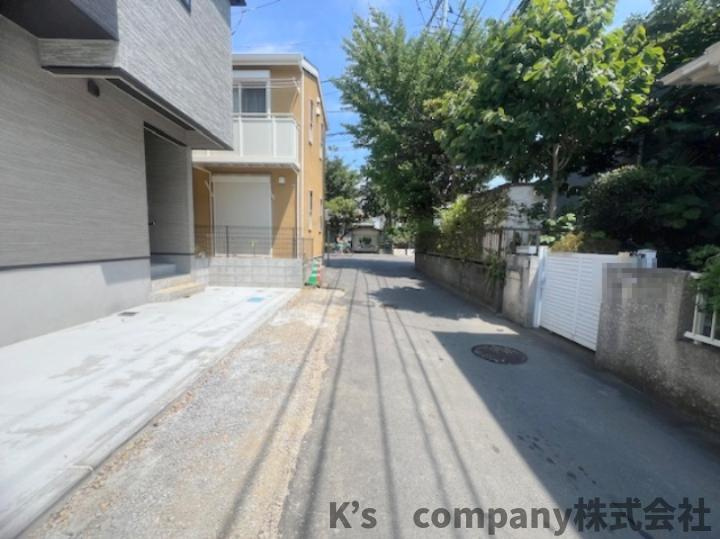 茅ヶ崎市矢畑　新築戸建　2号棟の前面道路含む現地写真|前面道路の様子です◇