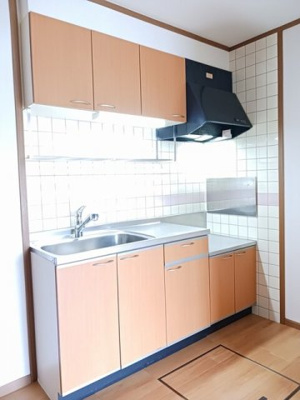 【キッチン】 | Ｌａｗ　Ｆｌｏｗｅｒ | コンパクトなキッチンで掃除もラクラク