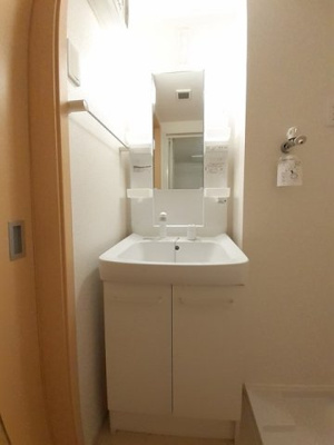 【洗面所】 | ツインコートＡ | 脱衣スペースもあります