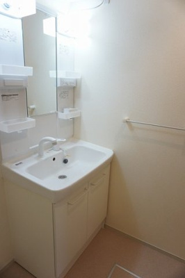 【洗面所】 | ノーブルハウス八幡－Ａ | 広い洗面スペース