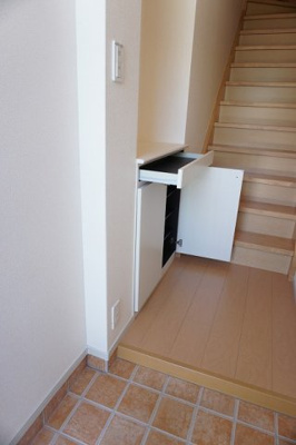 【玄関】 | ノーブルハウス八幡－Ａ | シンプルで使いやすい玄関です