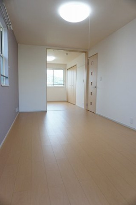 【居間・リビング】 | ノーブルハウス八幡－Ａ | おしゃれな居間です