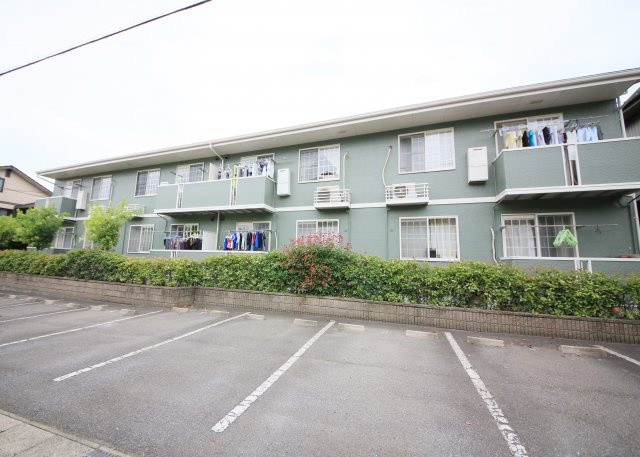 エルセランの駐車場