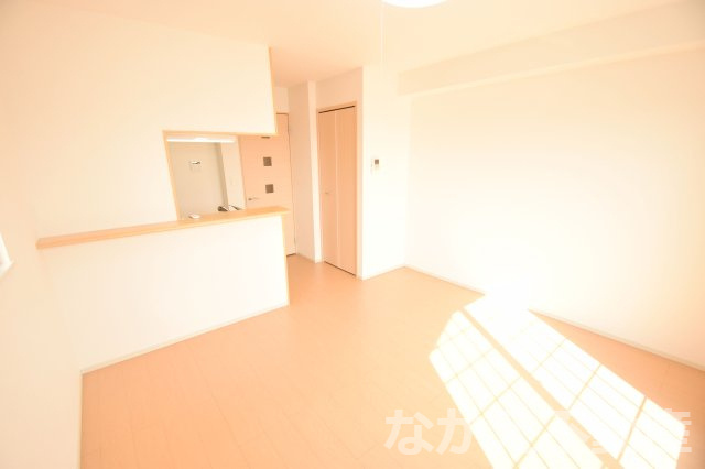 【居間・リビング】 | こちらのリビングで趣味の時間をお楽しみください