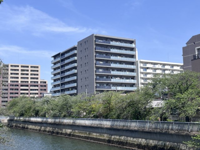 【外観】 | シャリエ清澄白河 | モノトーン調のモダンな外観が目を引くデザインです。