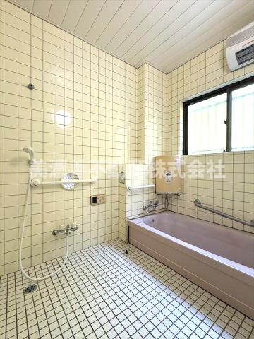 ６５２１４　岐阜市岩田坂中古戸建ての浴室