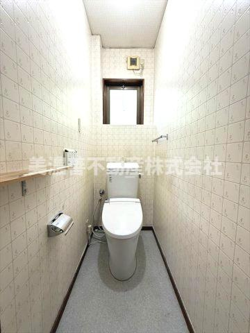 ６５２１４　岐阜市岩田坂中古戸建てのトイレ