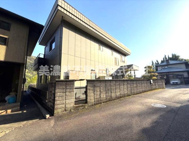 ６５２１４　岐阜市岩田坂中古戸建ての外観