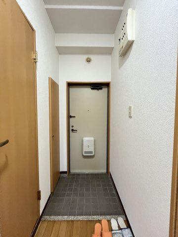 スカイマンションDの玄関