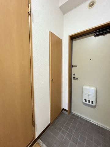 スカイマンションDの玄関
