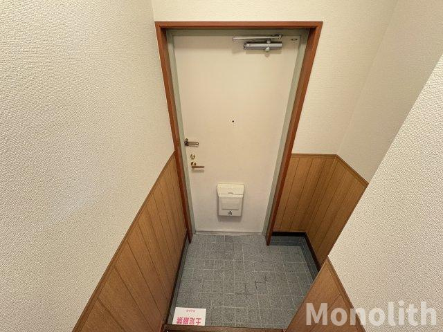 パレスさくらAの玄関