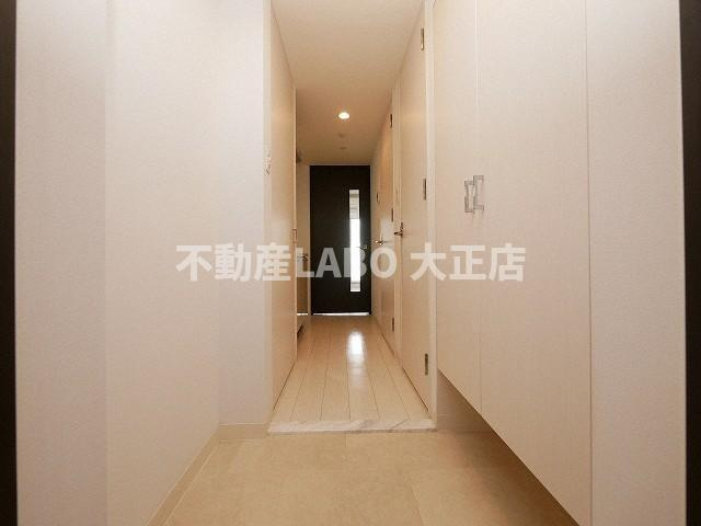 エスリード難波レジデンスの玄関