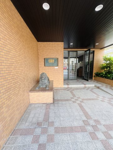 ライオンズマンション呉れんが通りのエントランス