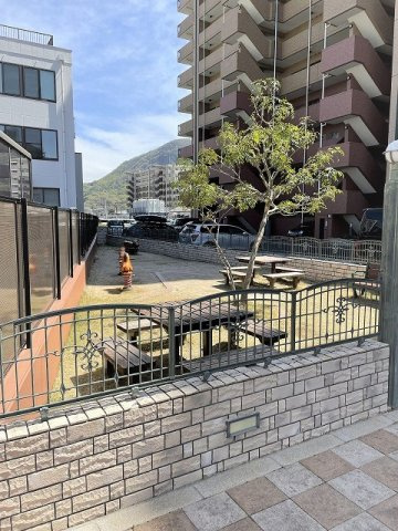 ヴェルディ広駅前ツインタワーのその他共用部分|マンションの敷地内にお子様が遊べるスペースもあります。