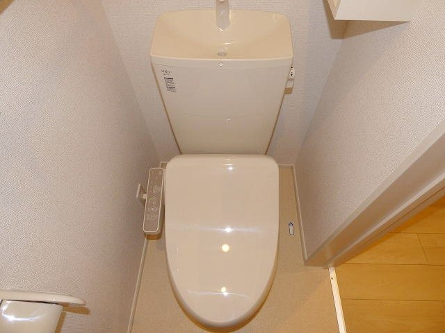 三木市大村のアパートのトイレ