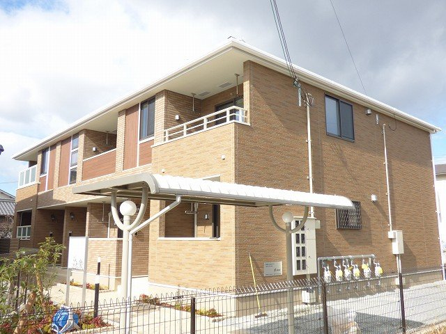 三木市大村のアパートの外観
