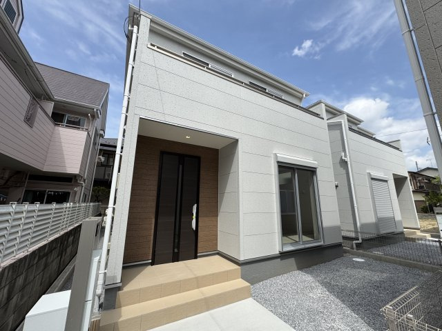 三郷市早稲田７丁目新築戸建の外観|2号棟外観・完成済み内覧可能です！