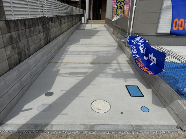 三郷市早稲田７丁目新築戸建の駐車場|2号棟駐車スペース・並列2台駐車可