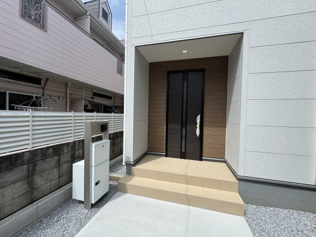 三郷市早稲田７丁目新築戸建のエントランス|エントランス・玄関ポーチ