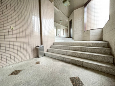 【エントランス】 | ロイヤルプリンス