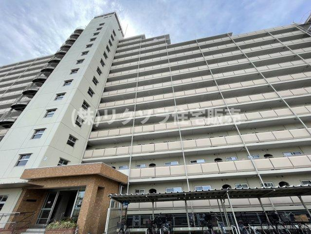 寝屋川サンハイツA棟の外観|新しい生活にいかがでしょうか？外観はお住まいの顔になります。こだわりたいポイントですね。水回りリフォームやリノベーションも承ってます。
■現地見学・資金計画相談・住宅ローン相談もお問合せ受付中■