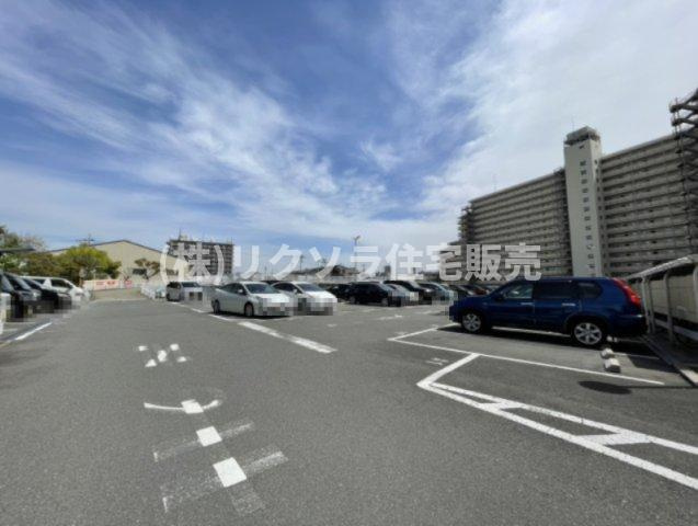 寝屋川サンハイツA棟の駐車場|■物件内覧・資金計画相談・住宅ローン相談、リフォーム相談、お問合せ受付中■
※当日・翌日のご内覧、ご相談はお電話でのお問合せがスムーズです！