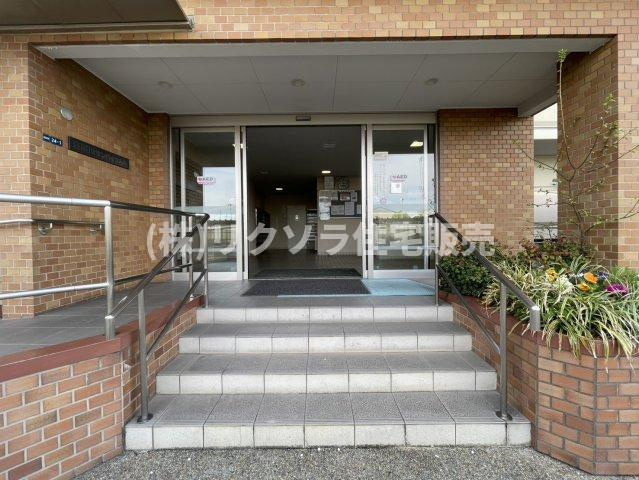 寝屋川サンハイツA棟の居間・リビング|LDK12.3帖
■物件内覧・資金計画相談・住宅ローン相談、リフォーム相談、お問合せ受付中■
※当日・翌日のご内覧、ご相談はお電話でのお問合せがスムーズです！