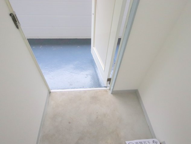 プラネット壱の玄関