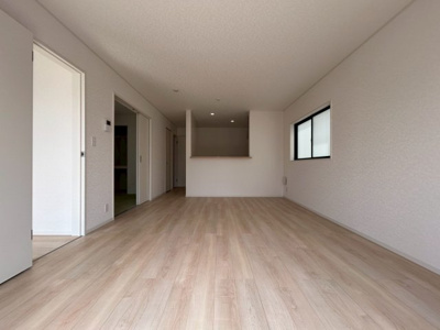 【居間・リビング】 | うるま市天願　第2（全3棟）2号棟 | 2号棟　