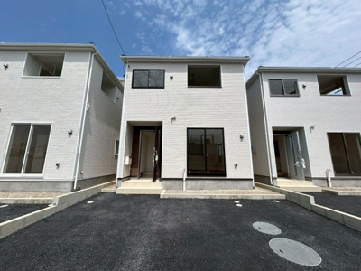 【外観】 | うるま市天願　第2（全3棟）2号棟 | 2号棟　並列駐車2台完備♪