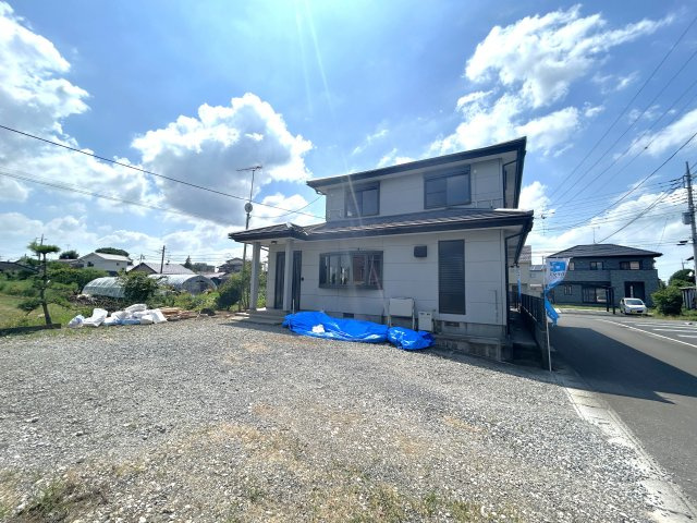 【外観】 | 下妻市下妻戊　中古戸建 | お子様の登下校も安心できる距離です！