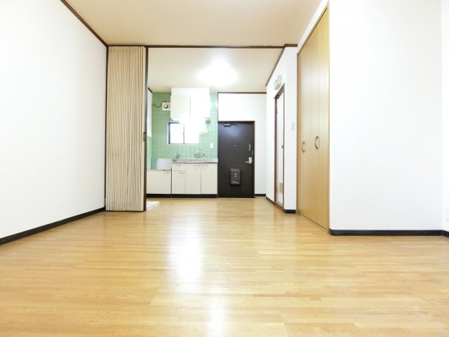 酒谷ハイツの居間・リビング