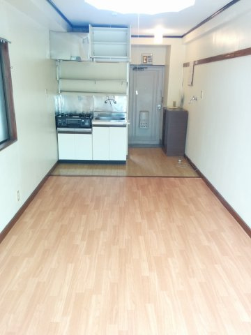 コーポ篠原の居間・リビング