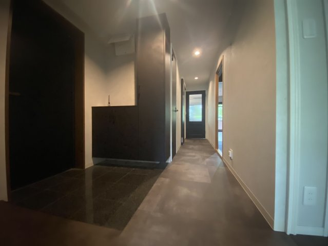 リーベスト御影B棟の玄関