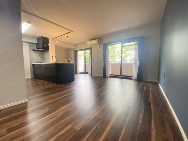 リーベスト御影B棟の居間・リビング