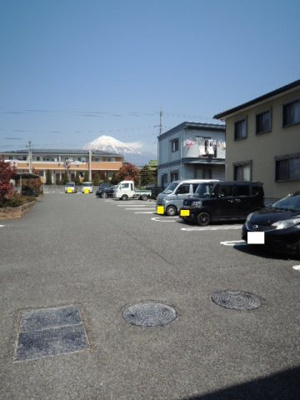 【駐車場】 | エスポワール・サウス | 駐車スペースもあります