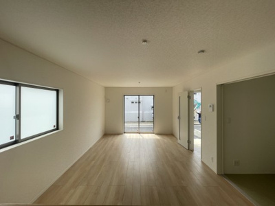 【居間・リビング】 | うるま市天願　第2（全3棟）3号棟 | 3号棟　