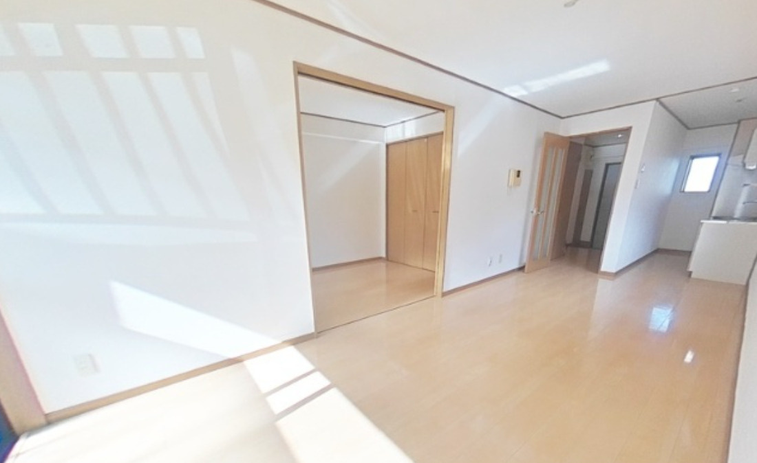 福岡県久留米市　一棟売マンション　全部屋40㎡超の居間・リビング