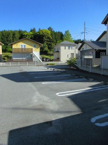 グレイスＡの駐車場