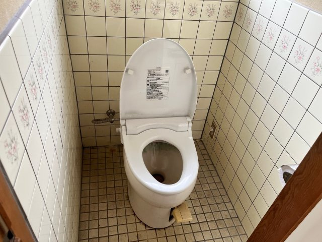 西大戸中古戸建のトイレ