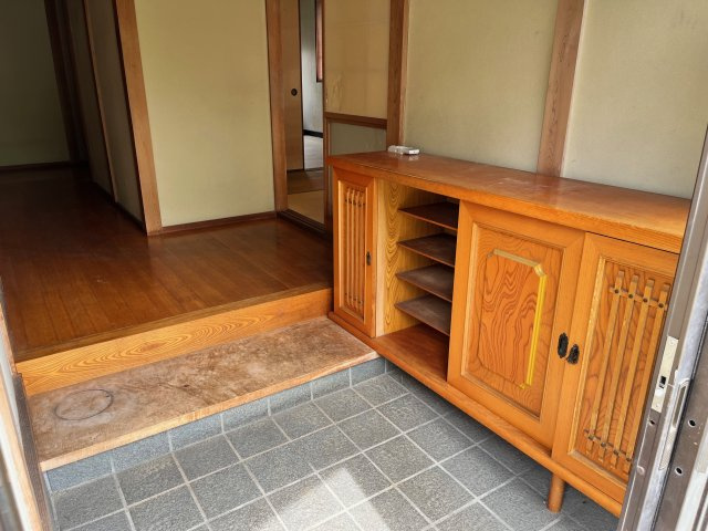 西大戸中古戸建の玄関