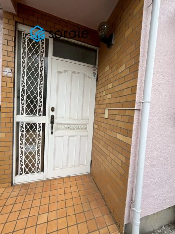 入間市鍵山3丁目　中古戸建の玄関