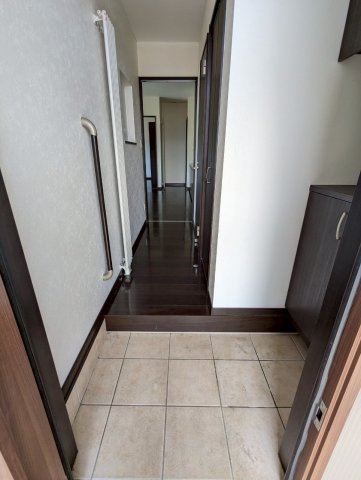 愛国西4丁目　完全分離二世帯住宅の玄関