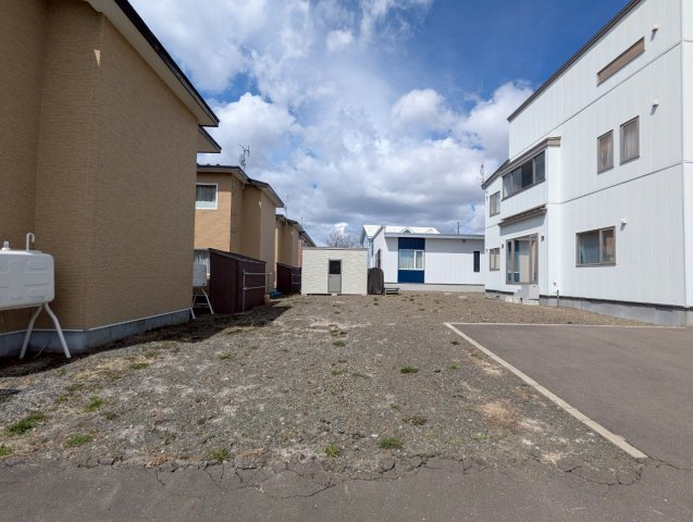 愛国西4丁目　完全分離二世帯住宅の駐車場