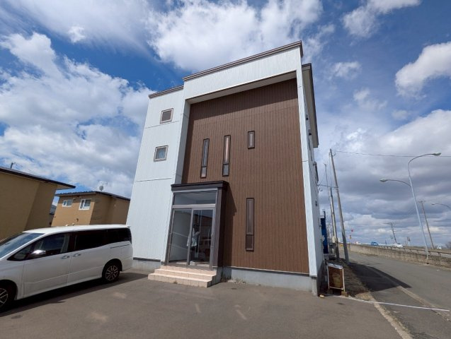 愛国西4丁目　完全分離二世帯住宅の外観