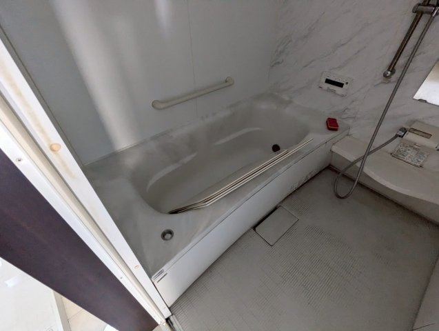 愛国西4丁目　中古二世帯住宅の外観