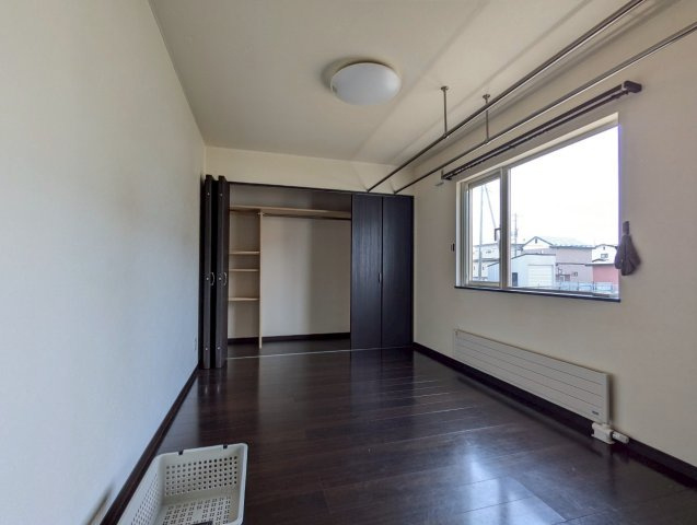 愛国西4丁目　完全分離二世帯住宅の収納