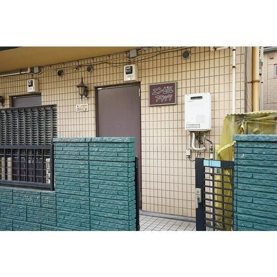 エンゼルフラッツのエントランス