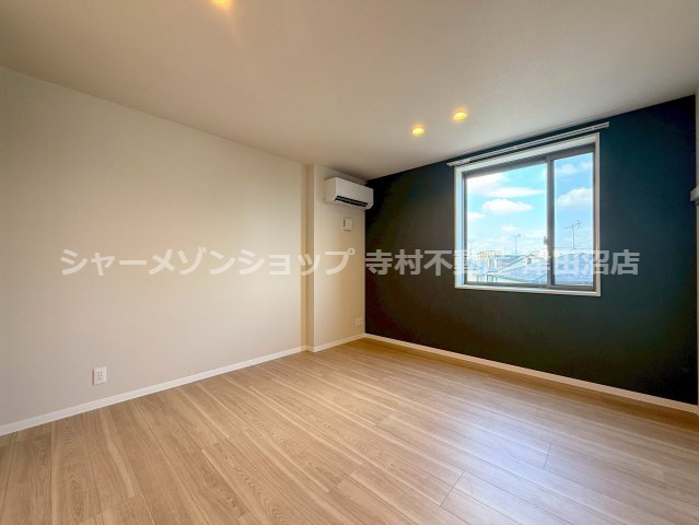 トラストメゾンしらぎくの洋室