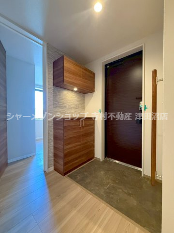 トラストメゾンしらぎくの玄関